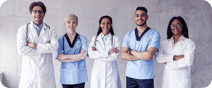 Médicos, enfermeiros e equipe médica. conceito de equipe médica